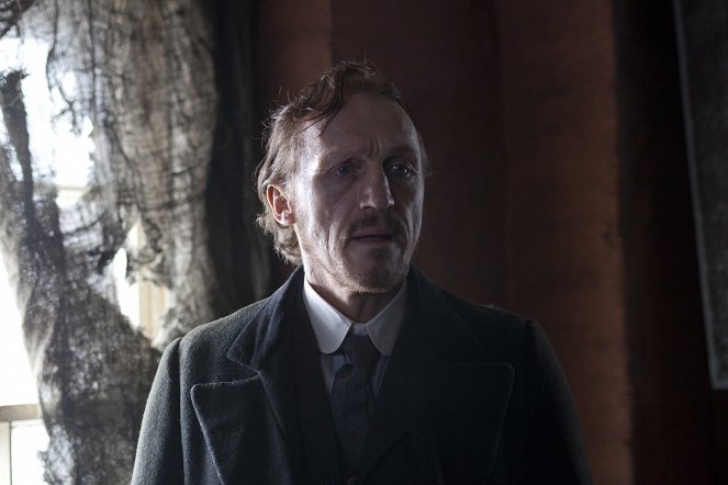 Ripper Street - In My Protection - Photos - Jerome Flynn