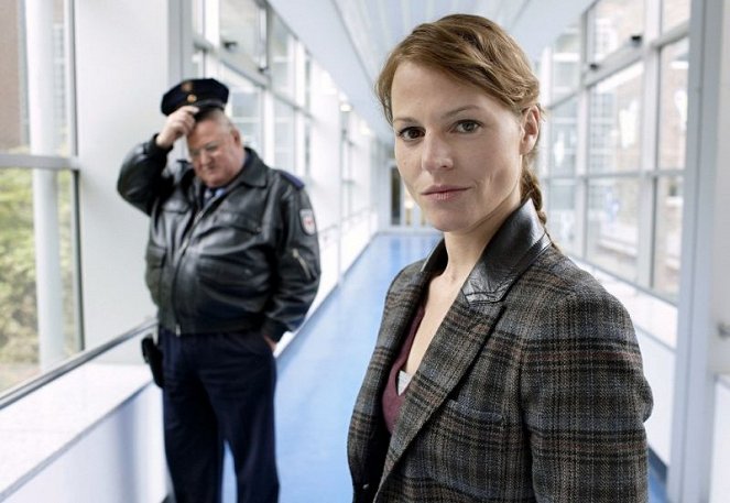 Polizeiruf 110 - Season 40 - Die verlorene Tochter - Werbefoto - Horst Krause, Maria Simon