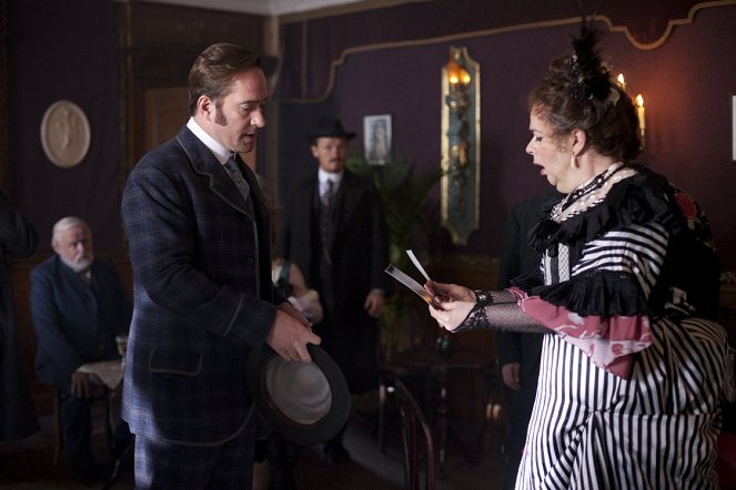 Ripper Street. Tajemnica Kuby Rozpruwacza - The King Came Calling - Z filmu - Matthew Macfadyen