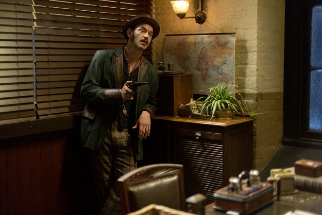 Ripper Street - Season 1 - Photos - Adam Rothenberg