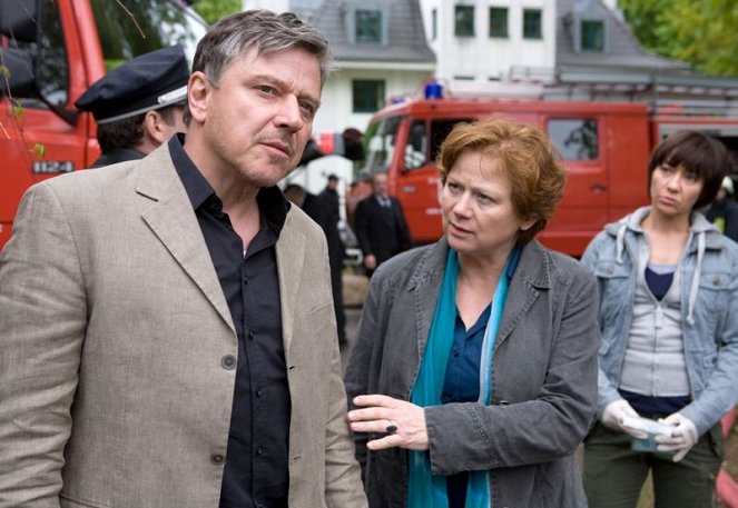 Polizeiruf 110 - Season 39 - Fremde im Spiegel - Filmfotos - Christian Goebel, Imogen Kogge, Anja Franke