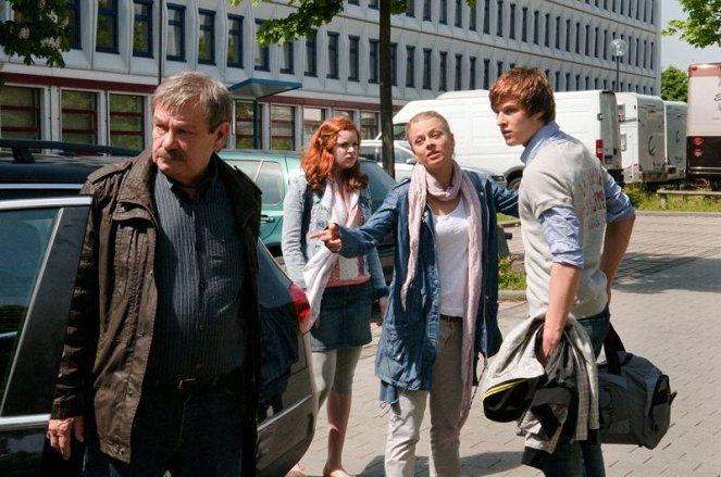 Polizeiruf 110 - Season 39 - Risiko - Photos - Wolfgang Winkler, Hanna Schwamborn, Isabell Gerschke, Daniel Axt