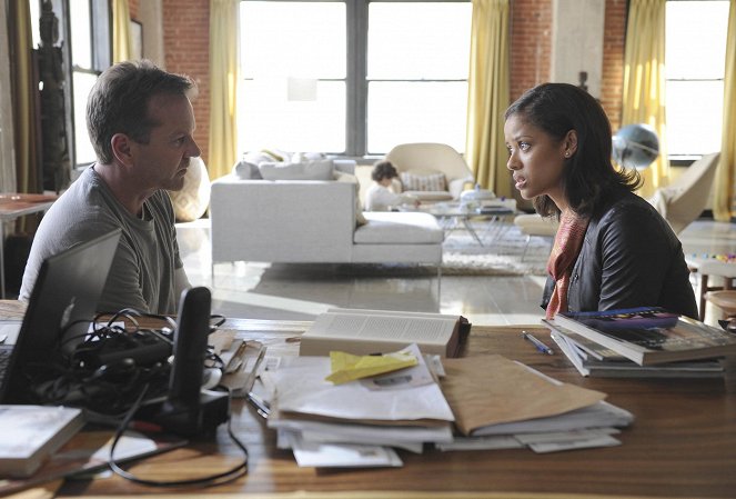 Touch - Tales of the Red Thread - De la película - Kiefer Sutherland, Gugu Mbatha-Raw