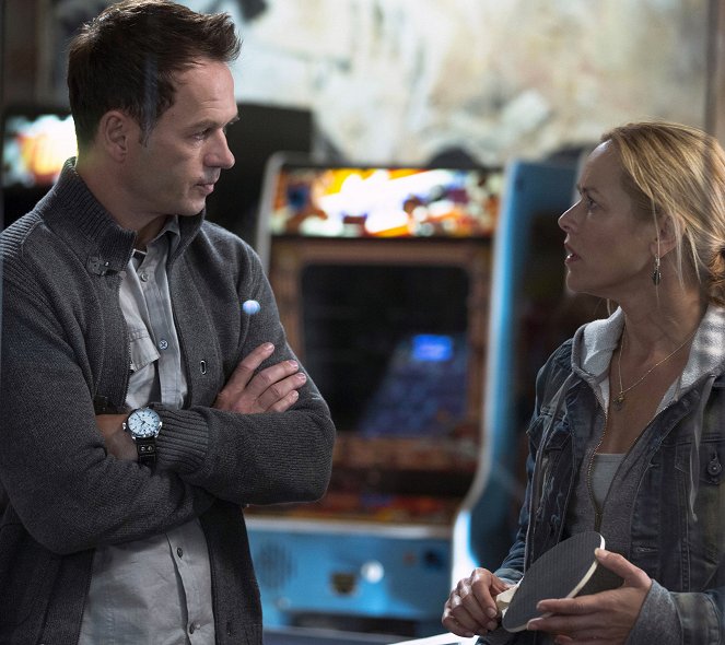 Touch - Season 2 - Event Horizon - Photos - Maria Bello