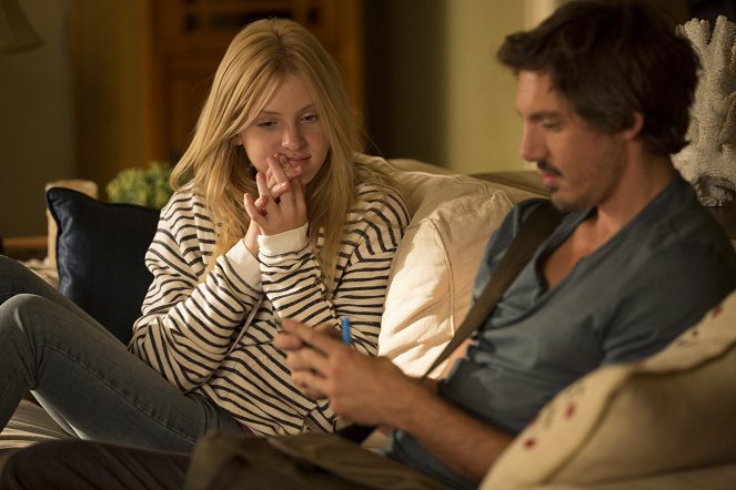 Touch - Enemy of My Enemy - Photos - Saxon Sharbino, Lukas Haas