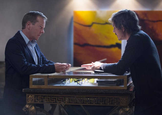 Touch - Season 2 - Perfect Storm - Photos - Kiefer Sutherland, Lukas Haas