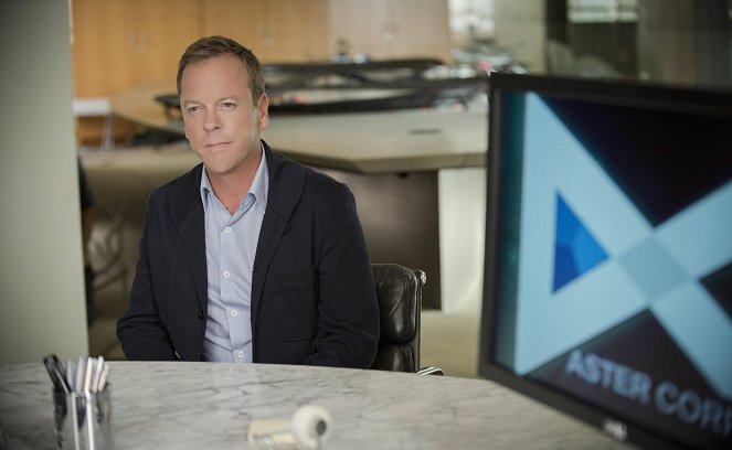 Touch - Season 2 - Perfect Storm - Photos - Kiefer Sutherland