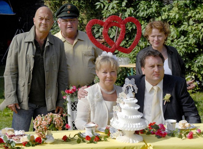 Polizeiruf 110 - Season 36 - Gefährliches Vertrauen - Werbefoto - Florian Martens, Horst Krause, Imogen Kogge