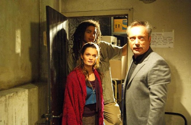 Polizeiruf 110 - Mit anderen Augen - De la película - Natalie Spinell, Udo Kier