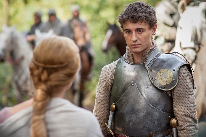 The White Queen - In Love with the King - Photos - Max Irons