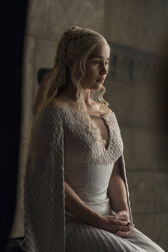 Game of Thrones - Season 5 - The Wars to Come - Photos - Emilia Clarke