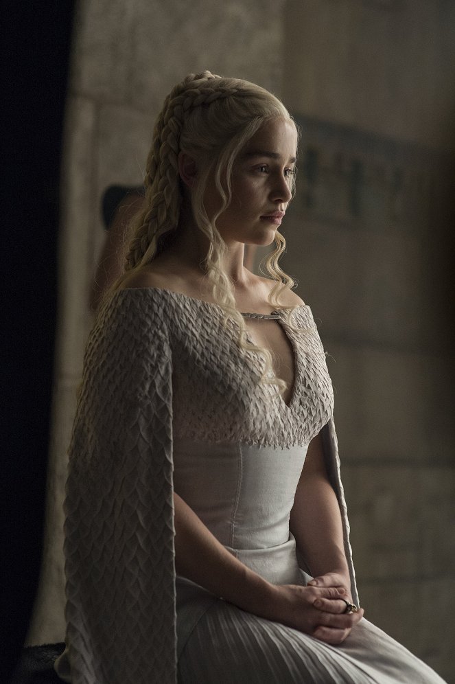 Game of Thrones - The Wars to Come - Photos - Emilia Clarke