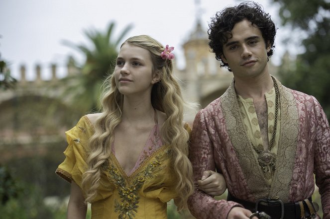 Game of Thrones - Unbowed, Unbent, Unbroken - Photos - Nell Tiger Free, Toby Sebastian