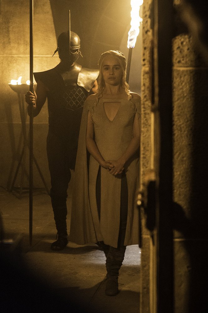 Game of Thrones - Season 5 - Kill the Boy - Photos - Emilia Clarke