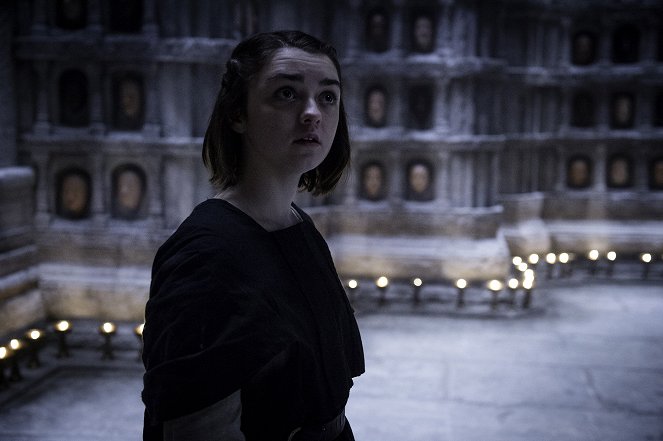 Game of Thrones - Unbowed, Unbent, Unbroken - Van film - Maisie Williams