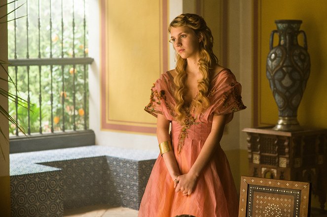 Game of Thrones - Season 5 - The Gift - Photos - Nell Tiger Free