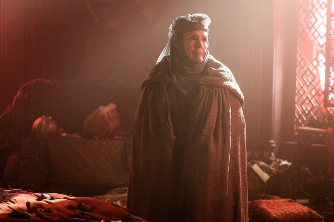 Game of Thrones - Season 5 - The Gift - Photos - Diana Rigg