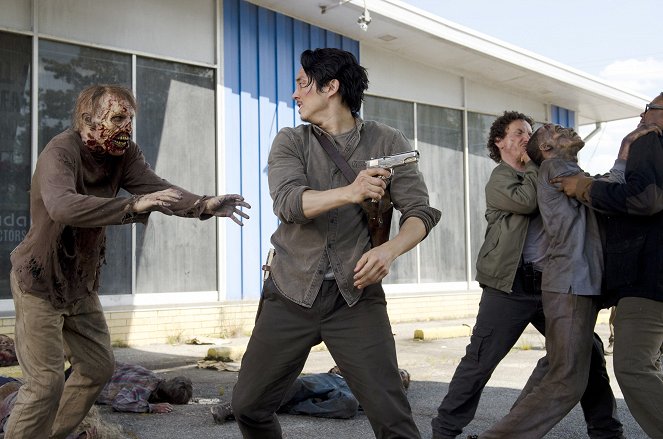 The Walking Dead - Vállvetve - Filmfotók - Steven Yeun, Michael Traynor
