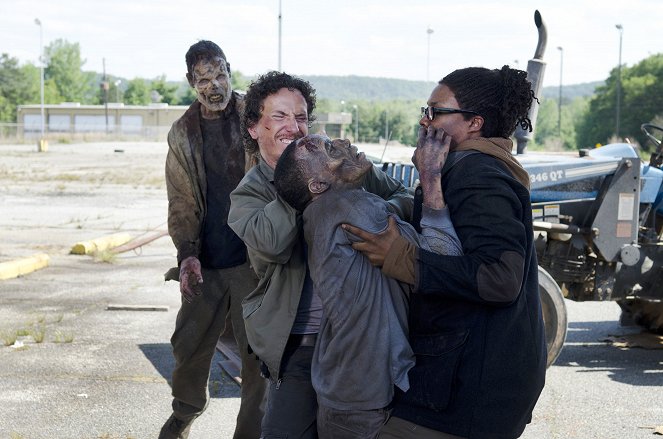 The Walking Dead - First Time Again - Photos - Michael Traynor, Corey Hawkins