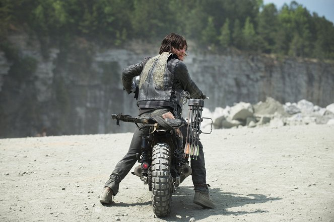 The Walking Dead - First Time Again - Photos - Norman Reedus