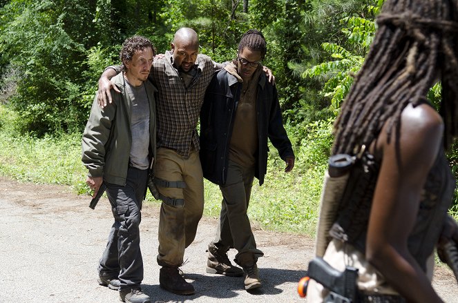 The Walking Dead - Köszönöm - Filmfotók - Michael Traynor, Kenric Green, Corey Hawkins