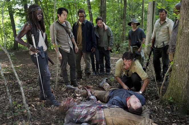 Walking Dead - Season 6 - Kiitos - Kuvat kuvauksista - Danai Gurira, Steven Yeun, Corey Hawkins, Michael Traynor, Andrew Lincoln, Jonathan Kleitman, Jay Huguley