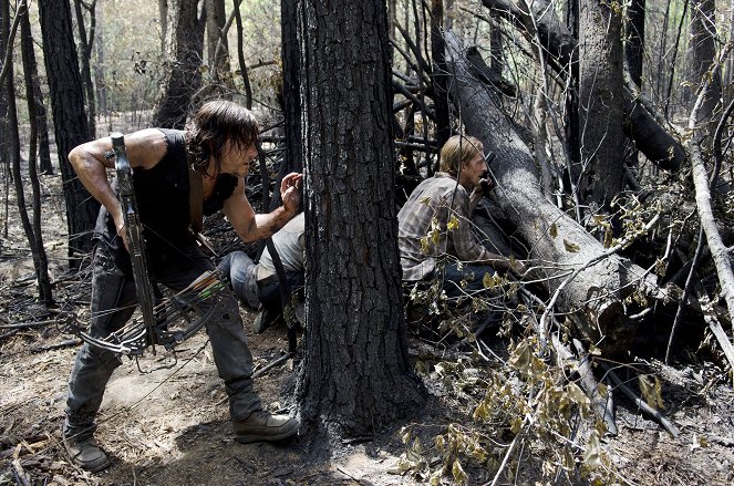 The Walking Dead - Always Accountable - Photos - Norman Reedus, Austin Amelio