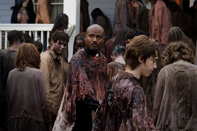 The Walking Dead - Nicht das Ende - Filmfotos - Seth Gilliam, Austin Abrams