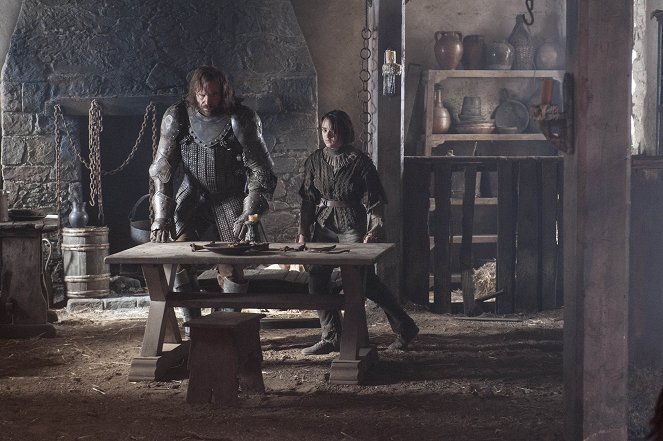 Game Of Thrones - Zwei Schwerter - Filmfotos - Rory McCann, Maisie Williams