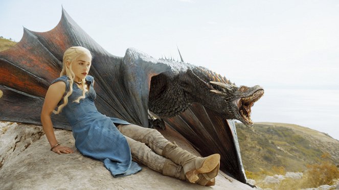 Game of Thrones - Season 4 - Two Swords - Photos - Emilia Clarke