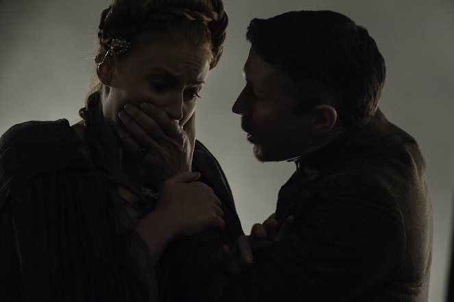 Game of Thrones - Breaker of Chains - Photos - Sophie Turner, Aidan Gillen