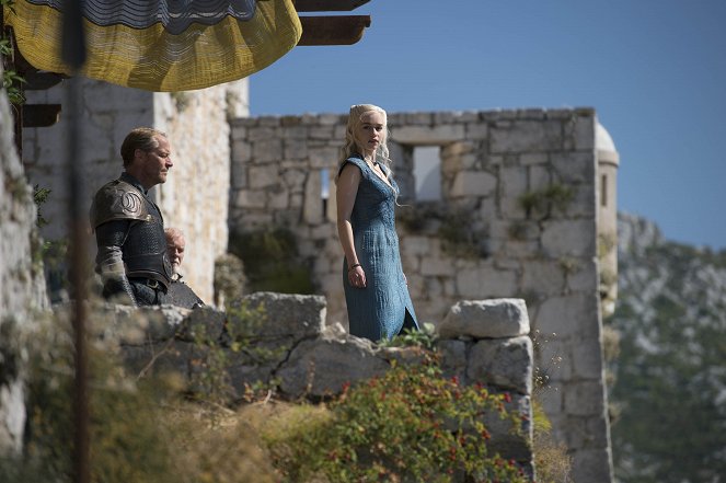 Game of Thrones - Oathkeeper - Photos - Iain Glen, Emilia Clarke