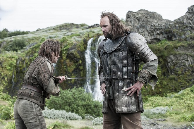 Game of Thrones - First of His Name - Photos - Maisie Williams, Rory McCann