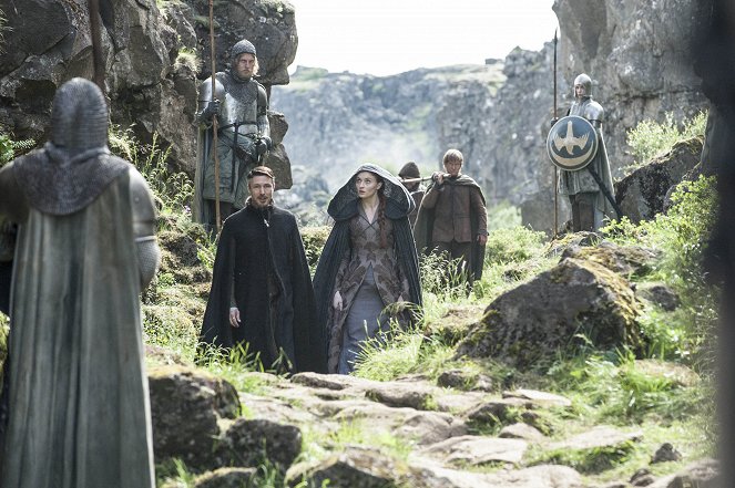 Game of Thrones - First of His Name - Van film - Aidan Gillen, Sophie Turner
