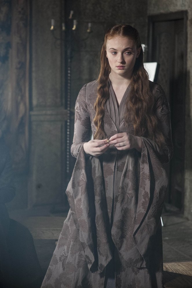 Game of Thrones - Season 4 - The Mountain and the Viper - Van film - Sophie Turner