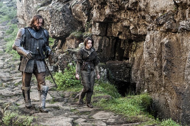 Game Of Thrones - Der Berg und die Viper - Filmfotos - Rory McCann, Maisie Williams