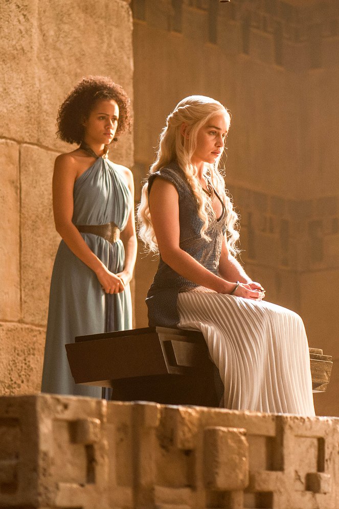 Game of Thrones - The Mountain and the Viper - Photos - Nathalie Emmanuel, Emilia Clarke