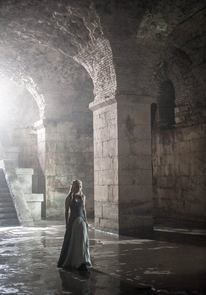 Game of Thrones - Season 4 - The Children - Photos - Emilia Clarke