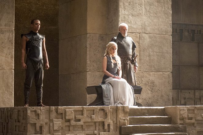 Game Of Thrones - Season 4 - Die Kinder - Filmfotos - Jacob Anderson, Emilia Clarke, Ian McElhinney