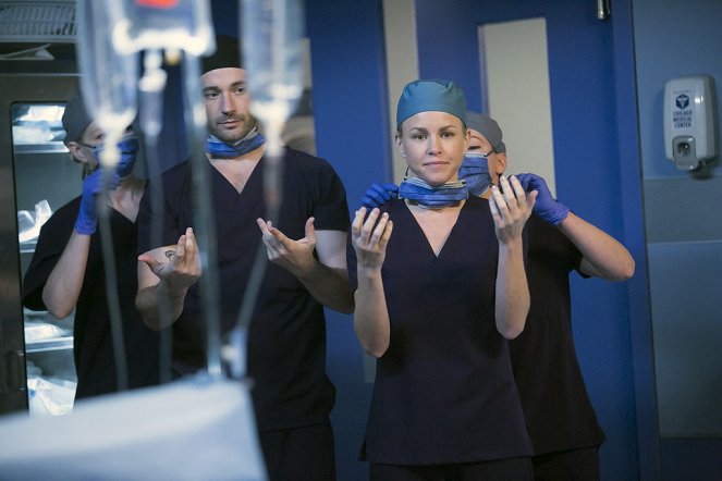 Chicago Med - Mistaken - Photos - Colin Donnell