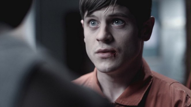 Misfits - Season 2 - Episode 1 - Film - Iwan Rheon