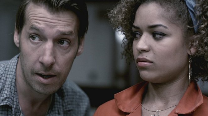 Misfits - Episode 1 - Filmfotos - Craig Parkinson, Antonia Thomas