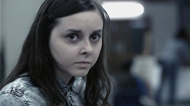 Misfits - Season 2 - Episode 1 - Film - Evelyn Hoskins