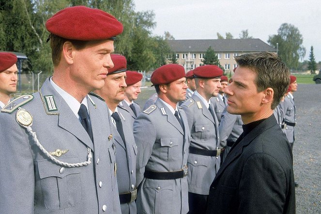 Alarm für Cobra 11 - Die Autobahnpolizei - Season 5 - Ehrensache - Kuvat elokuvasta - Frank-Michael Köbe, René Steinke