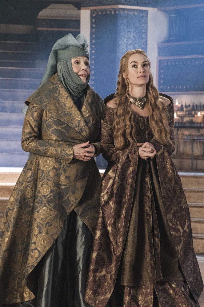 Game of Thrones - Season 3 - And Now His Watch is Ended - Photos - Diana Rigg, Lena Headey