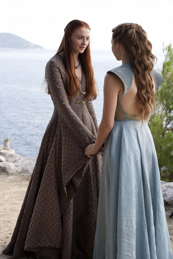 Game of Thrones - Season 3 - And Now His Watch is Ended - Photos - Sophie Turner