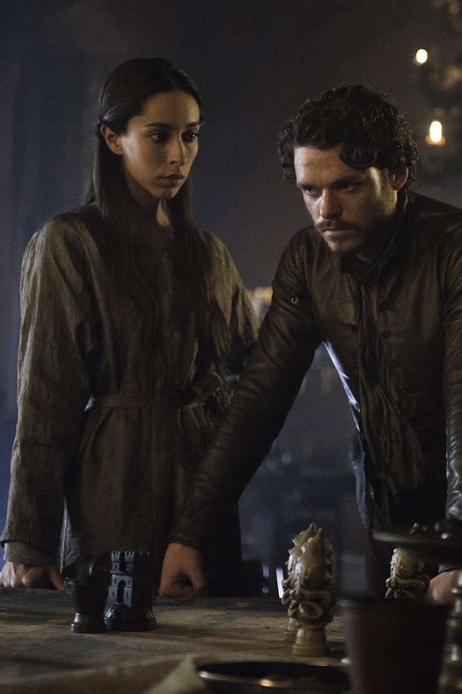Game of Thrones - Kissed by Fire - Photos - Oona Chaplin, Richard Madden