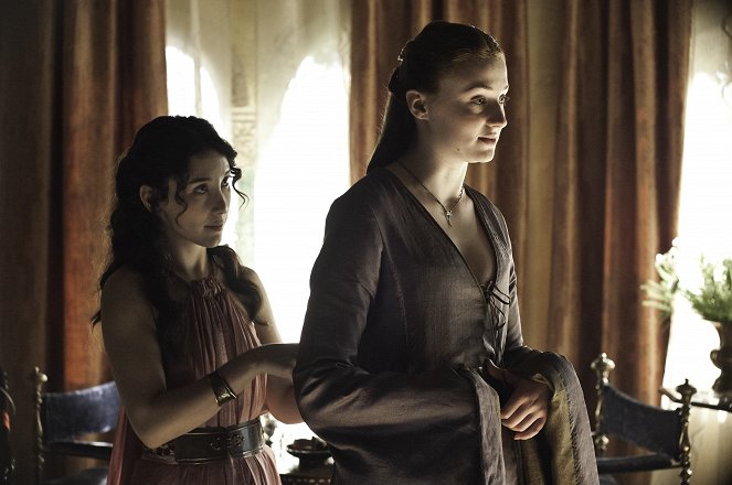 Game of Thrones - Season 3 - The Climb - Do filme - Sibel Kekilli, Sophie Turner