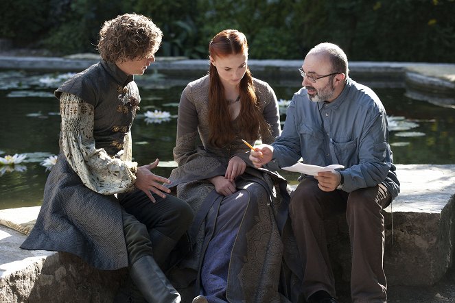 Game Of Thrones - Der Aufstieg - Dreharbeiten - Finn Jones, Sophie Turner, Alik Sakharov