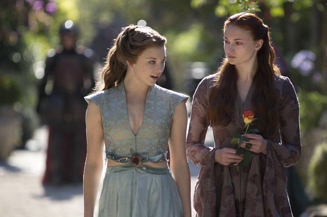 Game of Thrones - The Bear and the Maiden Fair - Photos - Natalie Dormer, Sophie Turner